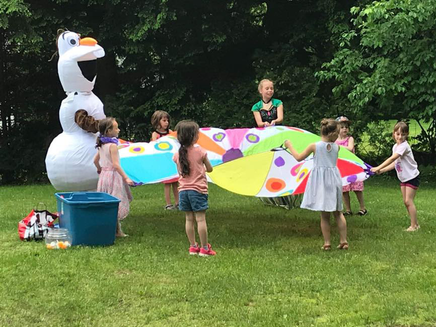 Image des mascottes chez Léa pour son anniversaire